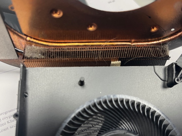 Farfocle w radiatorze w laptopie Legion 5 Pro